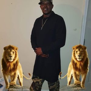 Meet your Posher, Larry